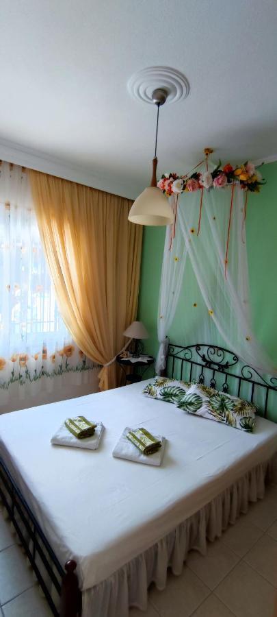 Sunflower Apartment Néa Péramos Zewnętrze zdjęcie