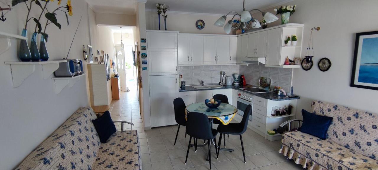 Sunflower Apartment Néa Péramos Zewnętrze zdjęcie